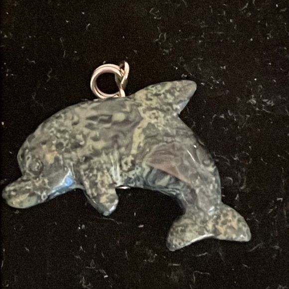 1.5” green granite dolphin charm pendant with jump hoop - Picture 1 of 10